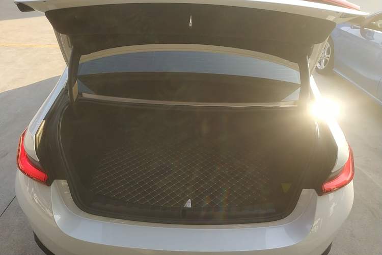 Used BMW i3 2023 eDrive 40 L Midnight Sports Package
