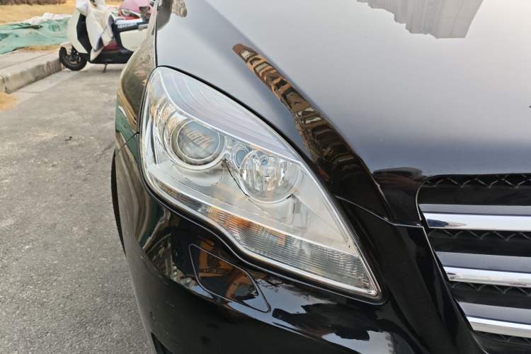 Used Mercedes-Benz R-Class 2011 R 300 L Business Model