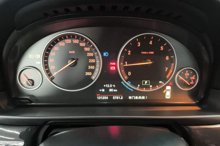 Used BMW 5 Series 2014 520Li Elegant Model
