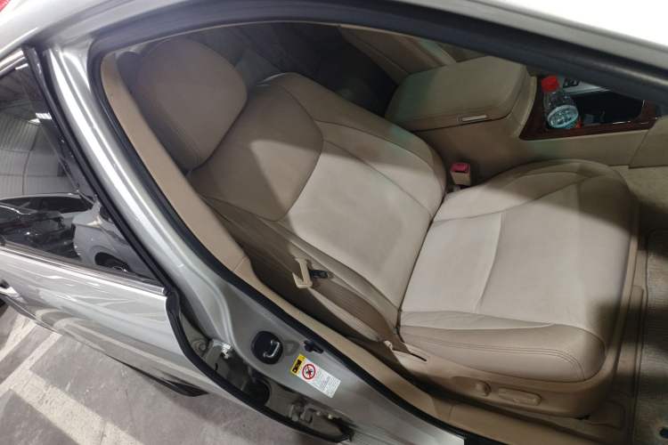 Used Toyota Crown 2012 2.5L Royal Leather Edition