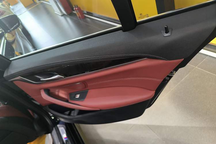 Used BMW 5 Series 2022 Second Facelift 525Li M Sport Package
