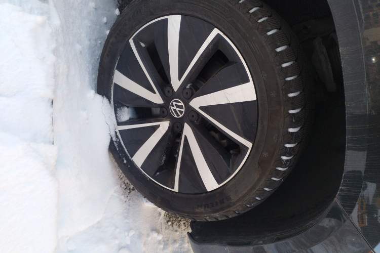 Used Volkswagen Tharu 2023 300TSI Two-Wheel-Drive Moonlight Edition
