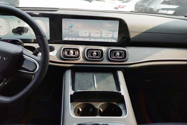 Used Chery Tiggo 9 2023 2.0T Dual-Clutch Two-Wheel Drive Prestige Version 5 Seats