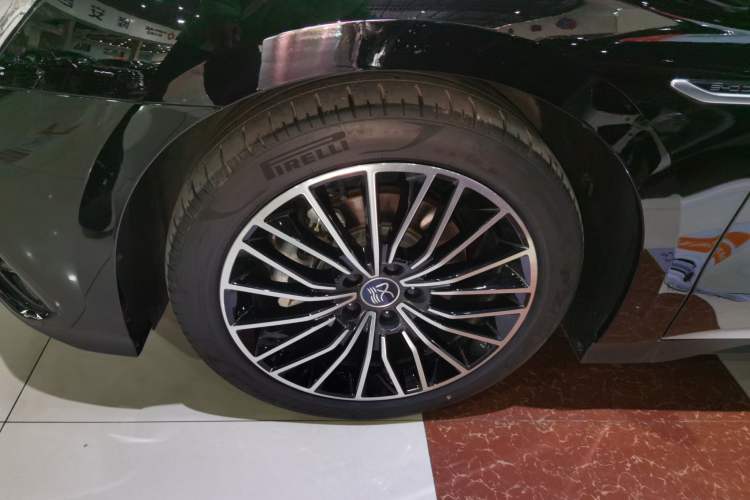 Used BYD Han 2024 DM-i Glory Edition 121KM Premium Model
