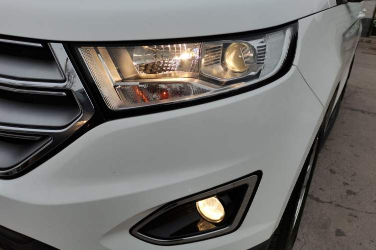 Used Ford Edge 2016 EcoBoost 245 Two-Wheel-Drive Titanium 5-Seater
