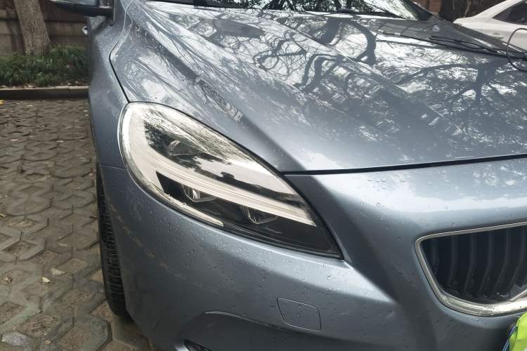Used Volvo V40 2018 T3 Zhiyi Edition
