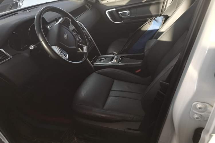 Used Land Rover Discovery Sport 2018 240 PS SE Version