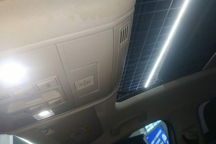 Used Volkswagen T-ROC 2018 230TSI DSG Two-Wheel Drive Advanced Version China V Standard