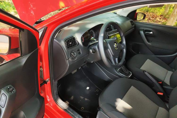 Used Volkswagen Polo 2016 1.4L Automatic Trendy Model
