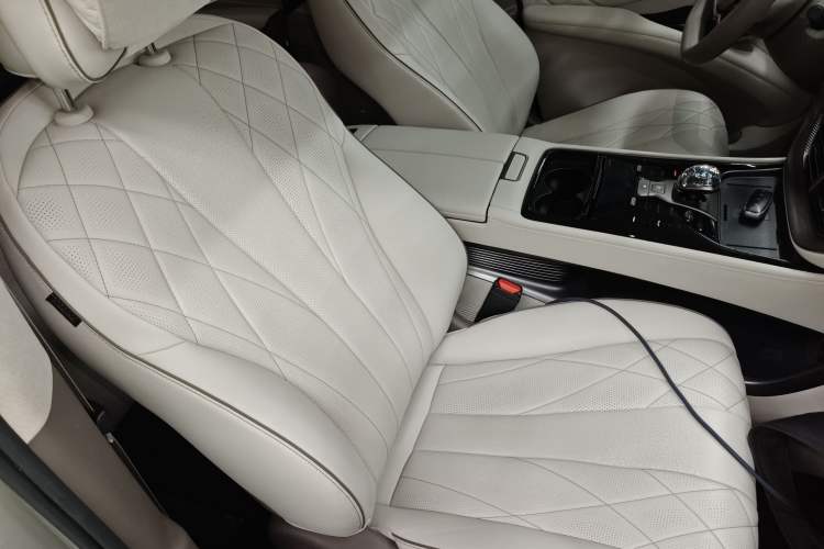 Used Denza D9 2022 DM-i 970 Four-Wheel Drive Flagship Model