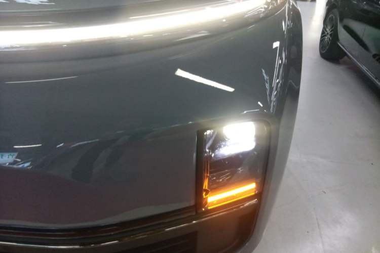 Used Li Auto L8 2025 Pro Smart Refresh Edition
