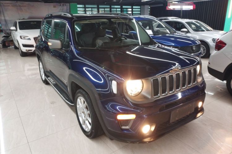 Used  Renegade 2019 220T Automatic Elite Edition
