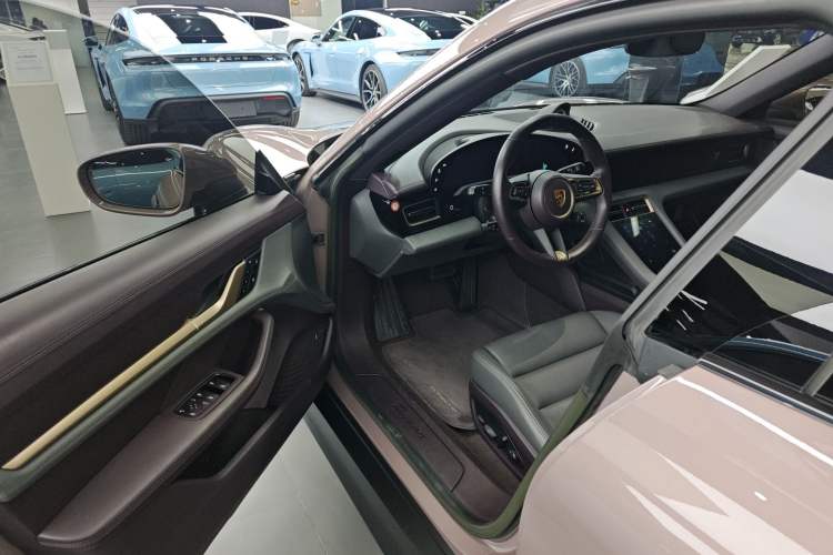 Used Porsche Taycan 2022-Year Updated Taycan