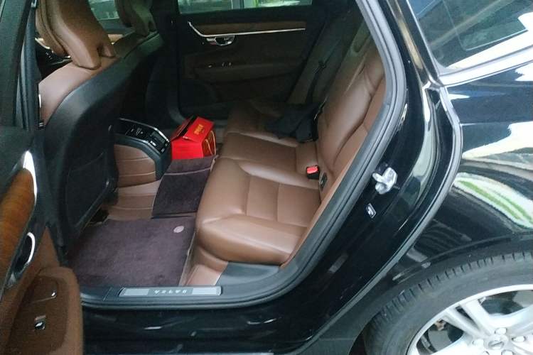 Used Volvo S90 2020 T5 Zhiyi Luxury Edition
