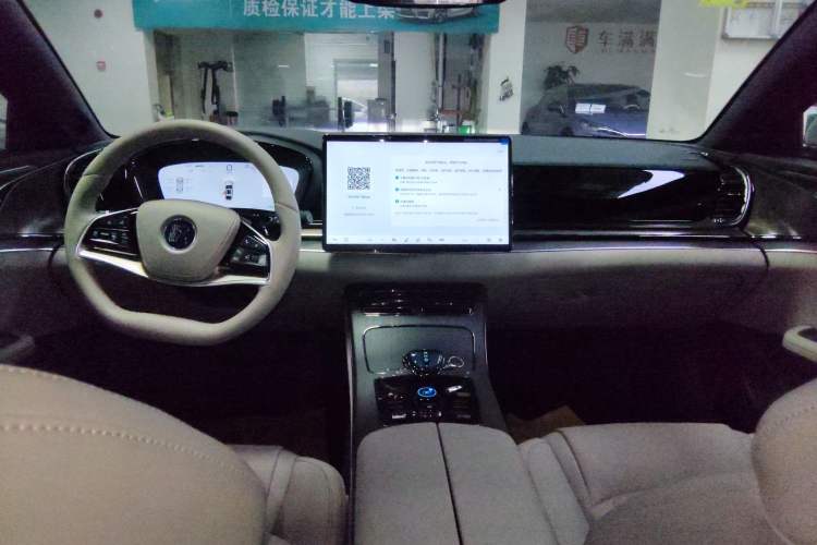 Used BYD Han 2025 EV Intelligent Driving Edition 701KM LiDAR Flagship Model
