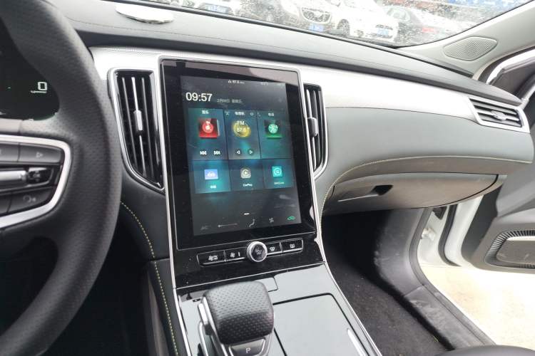 Used Roewe i6 MAX New Energy 2022 EV 500 Grand Touring Edition with Sunroof
