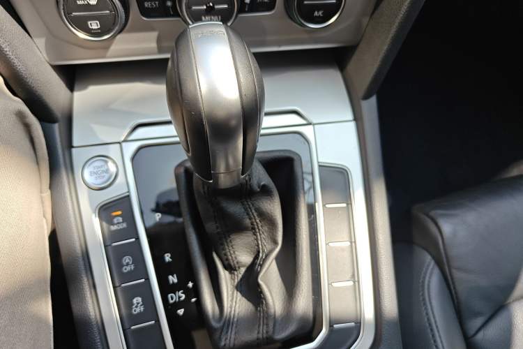 Used Volkswagen Variant 2017 380TSI Two-Wheel Drive Comfort Edition
