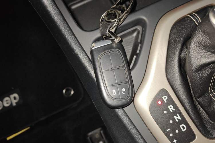 Used  Cherokee 2017 2.4L Leading Smart Edition
