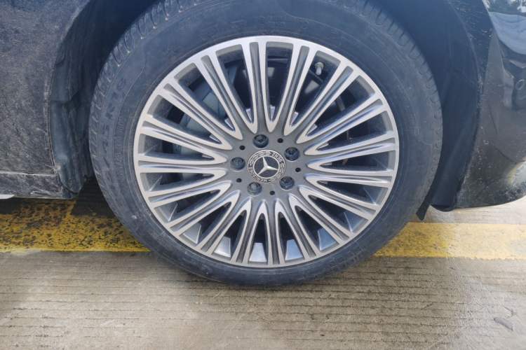 Used Mercedes-Benz E-Class 2019 Facelifted E 300 L Stylish Version
