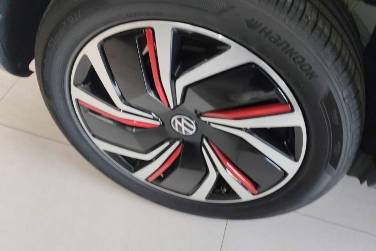 Used Volkswagen Tharu 2023 300TSI Two-Wheel-Drive Moon Luxury Edition
