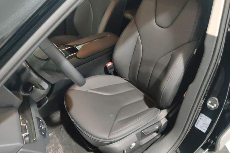 Used Hongqi E-QM5 2023 Revised Version Basic Travel Edition
