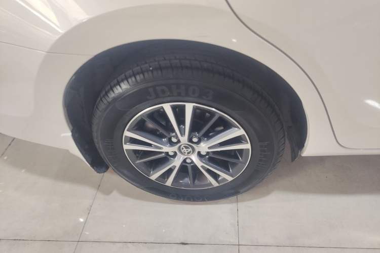 Used Toyota Levin 2017 Revised Dual-Engine 1.8H GS E-CVT Elite Sunroof Version China V Standard