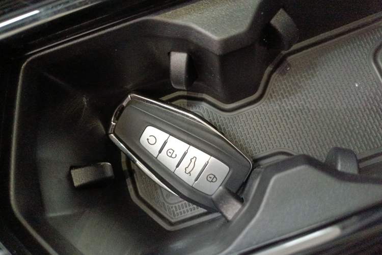 Used Geely Auto Monjaro L 2024 2.0TD High-Power Automatic Two-Wheel Drive Skyline Edition