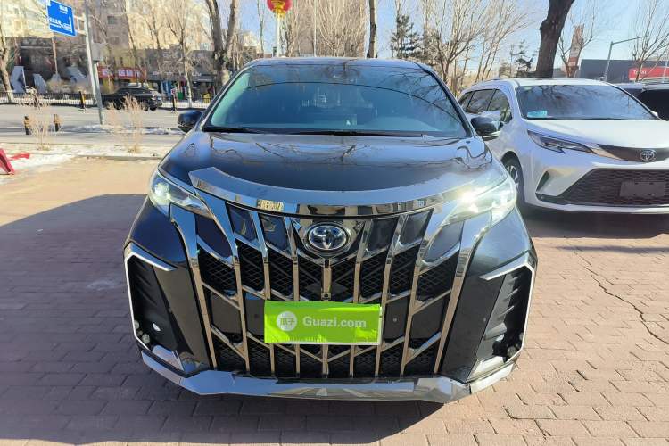 Used Toyota Sienna 2023 2.5L Hybrid Deluxe Edition