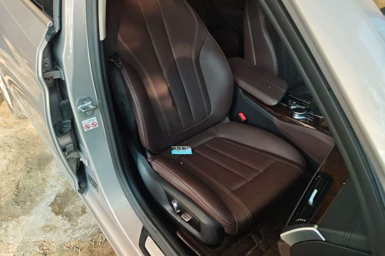 Used BMW 5 Series 2018 525Li Luxury Package
