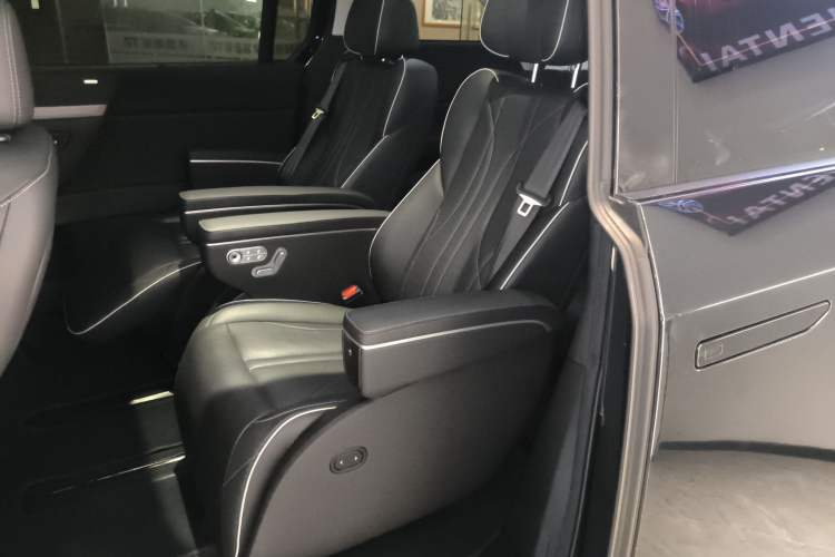 Used XPeng X9 2024 610 Long-Range Pro
