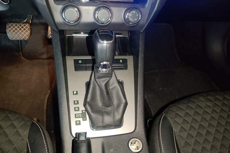 Used Skoda Octavia 2018 1.6L Automatic Luxury Edition