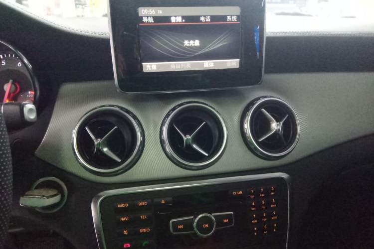 Used Mercedes-Benz GLA 2015 GLA 200 Fashion Model
