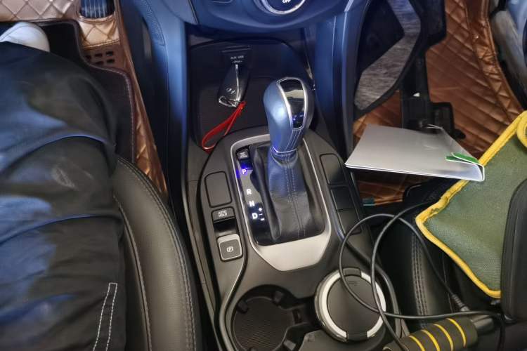 Used Hyundai Santa Fe 2013 2.4L Automatic Two-Wheel Drive Smart Version
