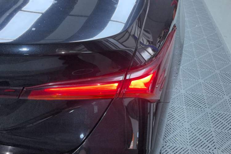 Used Toyota Avalon 2019 2.0L Luxury Edition China VI Standard
