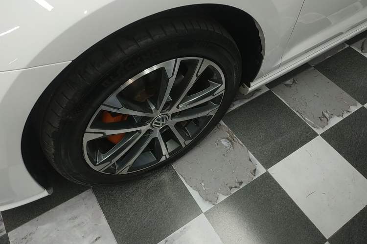 Used Volkswagen Golf 2017 280TSI Automatic R-Line Million-Vehicle Commemorative Edition
