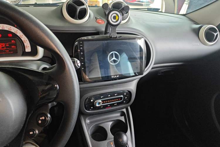 Used  forfour 2016 1.0L 52 kW Dynamic Edition
