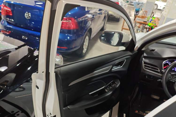 Used Roewe RX3 2020 1.6L CVT 4G Connected Ultra-Cool Flagship Edition
