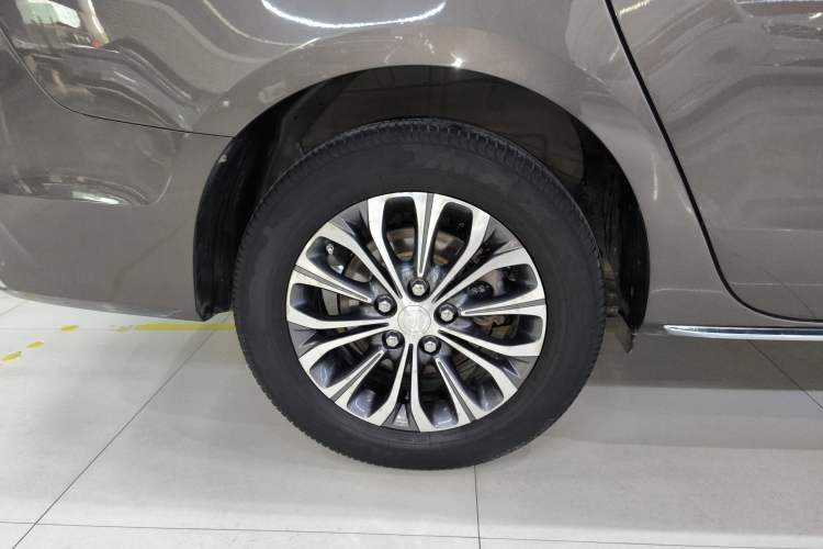 Used Buick GL8 2023 Land Executive Class Smart Enjoyment Model
