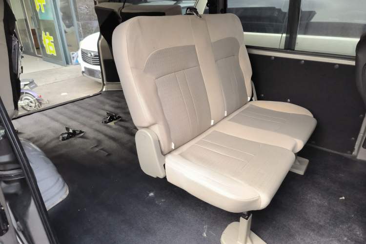 Used FORTHING Lingzhi 2023 M5L 1.6L Base Model 7 Seats