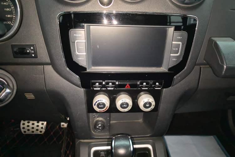 Used  BJ40 2016 40L 2.3T Automatic All-Wheel Drive Premium Edition
