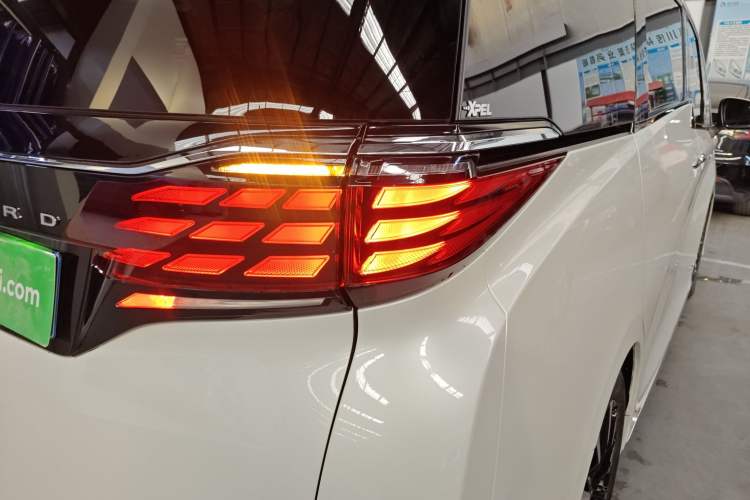 Used Toyota Alphard 2024 Dual-Engine 2.5L Prestige Edition