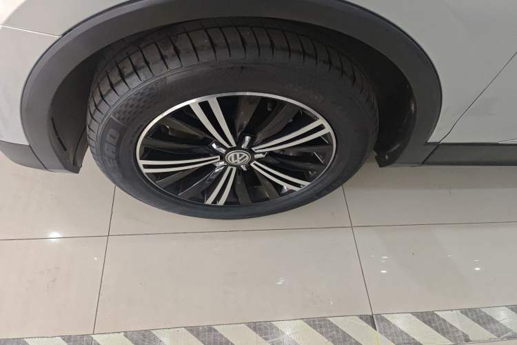 Used Volkswagen Tiguan L 2019 330TSI Automatic Two-Wheel Drive Panoramic Comfort Edition China V Standard
