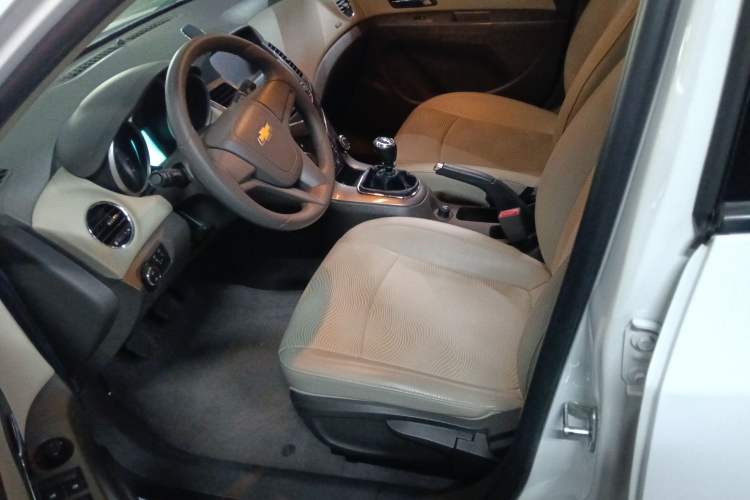 Used Chevrolet Cruze 2015 1.5L Classic SE MT
