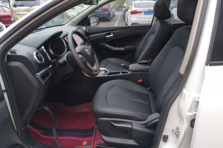 Used Venucia T70 2016 2.0L CVT Smart Edition
