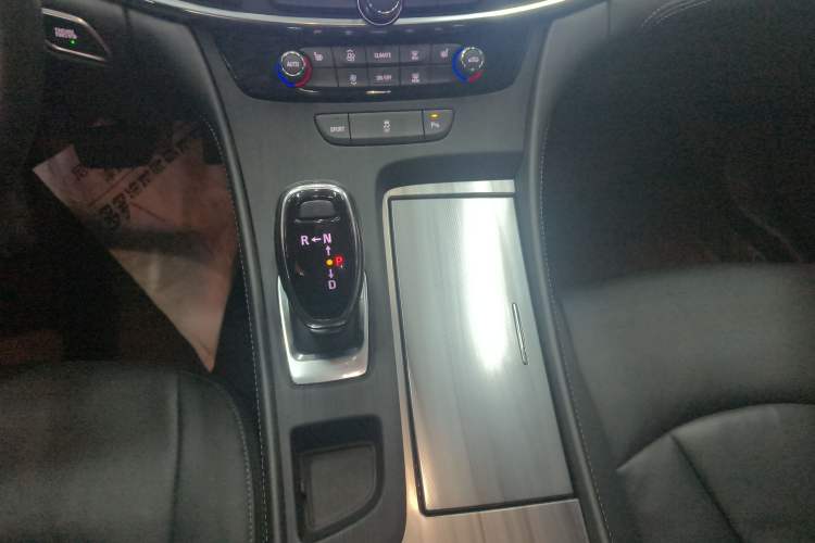 Used Buick LaCrosse 2022 652T Luxury Version
