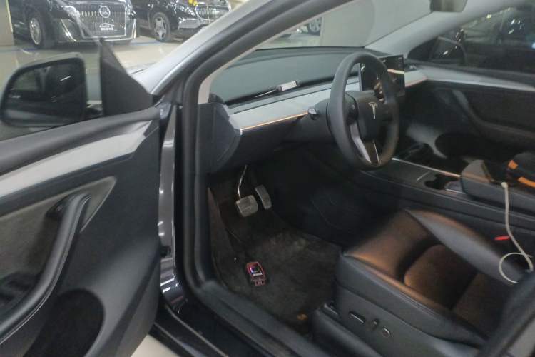 Used Tesla Model Y 2024 Rear-Wheel-Drive Version
