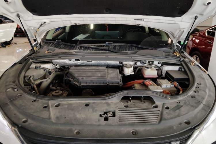 Used BYD Tang New Energy 2018 DM 2.0T All-Wheel Drive Smart Connect Advanced Model 7 Seats China V Emission Standard
