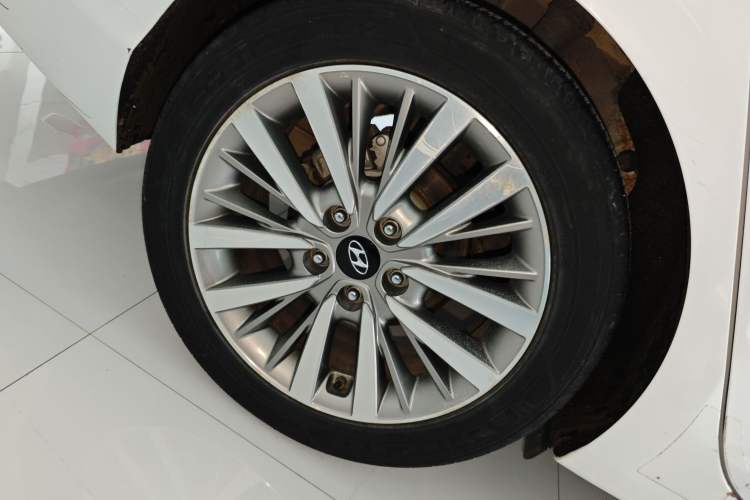 Used Hyundai Mistra 2017 1.8L Automatic Deluxe DLX Model China V Emission Standard