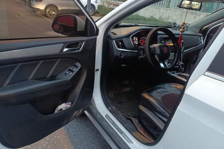 Used Roewe RX5 2019 20T Two-Wheel Drive Automatic 4G Connected Platinum Edition
