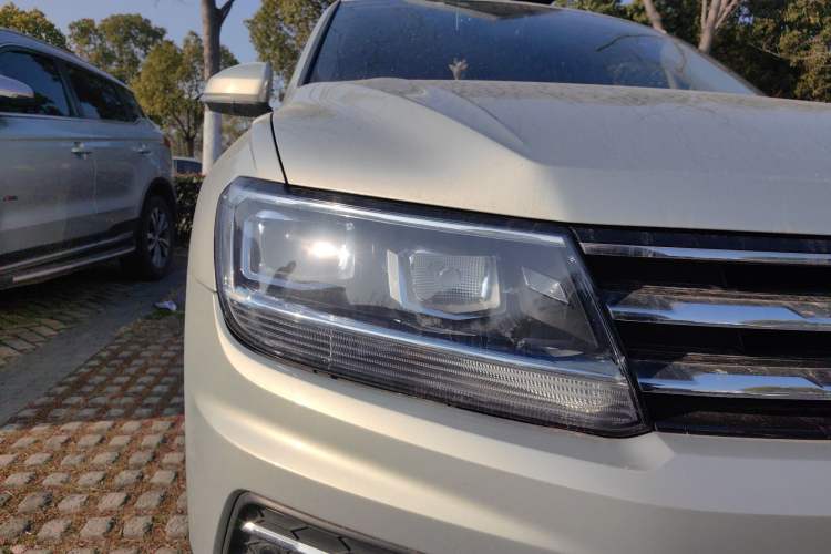 Used Volkswagen Tiguan L 2019 330TSI Automatic Two-Wheel Drive Smart Luxury Version China VI Standard
